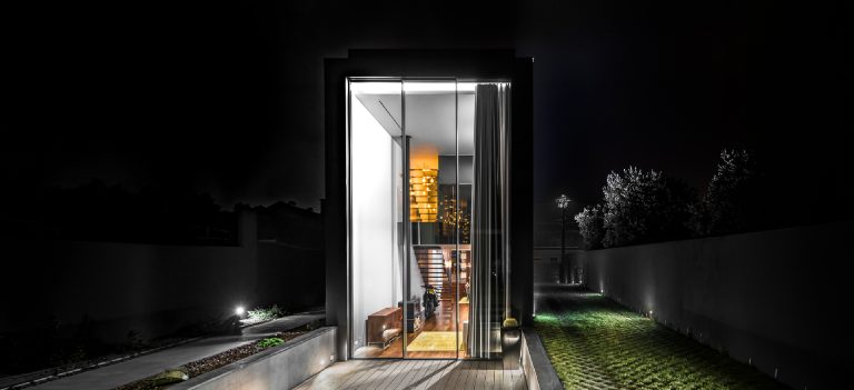 HYLINE - The architecture of scale designing for monumental views